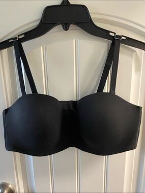 Body by Victoria Black Strapless Convertible Bra